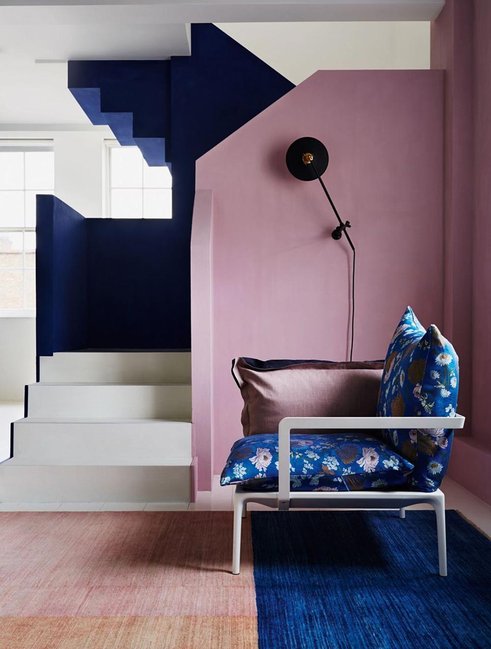 una casa rosa non troppo femminile