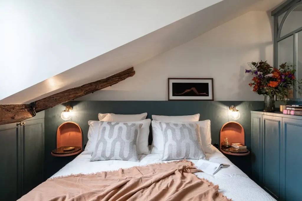 arredare una camera da letto in mansarda: camera da letto in mansarda vintage